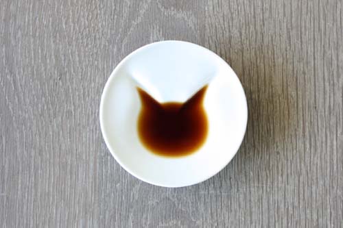 ecruの「ねこのしょうゆ小皿」