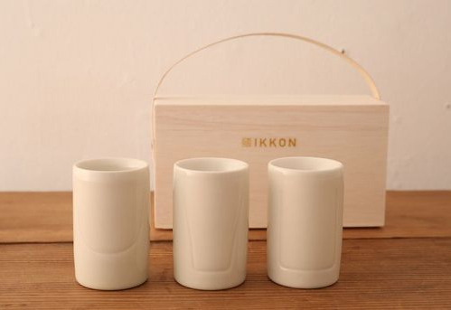 一般社団法人WAZAtoBAの「ぐいのみセット(IKKON DOUBLE WALL SAKE CUP)」販売価格: 9,000円(税抜)