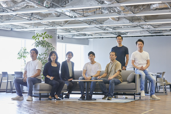 DNX Venturesの日本チーム。日本代表に就任する倉林陽氏は右端に