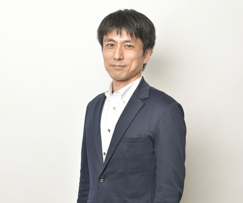 ウェルスナビ株式会社 執行役員 リサーチ&クオンツ牛山 史朗(うしやま ふみあき)氏金融工学の理論に基づく資産運用を誰でも簡単に行えるようにしたいという想いから、2015年12月にウェルスナビに参画。「WealthNavi」が提供するウェルス・マネジメントの核となる金融アルゴリズムの開発をリードしている。京都大学工学部で人工知能を専攻、京都大学大学院で金融工学を専攻。三菱UFJ信託銀行で個人向けの資産運用アドバイスなどを担当したあと、野村證券にてグローバルな投資戦略の開発などに従事。