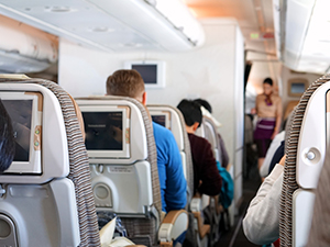 ゴールデンウィークの飛行機での移動は激減 Anaとjalが予約状況発表 Moneyzine 資産運用とお金のこと もっと身近に